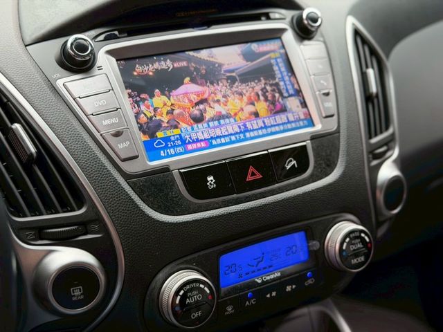 2014 Hyundai ix35 2.0尊貴型 一手車 里程僅跑十四萬四  第10張相片