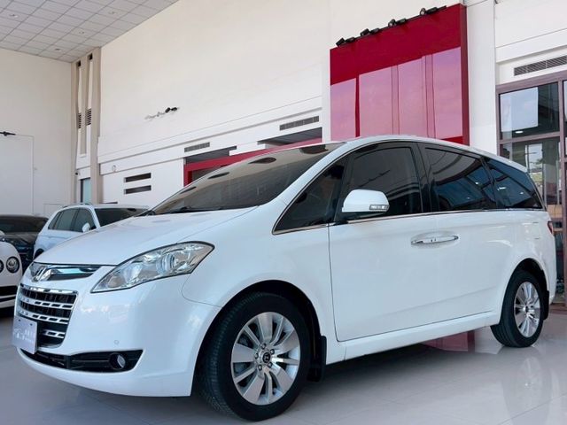 2010 Luxgen 7 MPV 尊爵型 七人座 超低里程僅跑十二萬九 i-Key 環景 雙電動側滑門  第3張相片