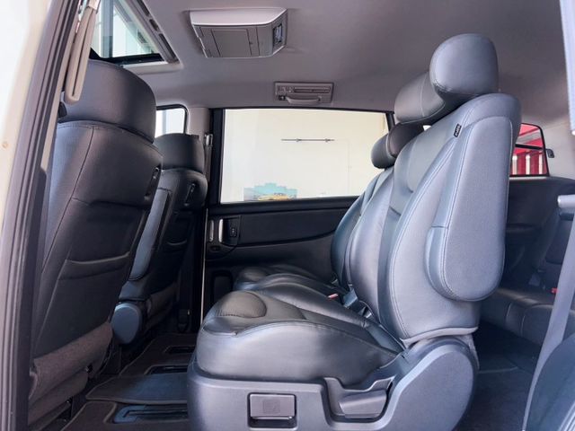 2010 Luxgen 7 MPV 尊爵型 七人座 超低里程僅跑十二萬九 i-Key 環景 雙電動側滑門  第13張相片
