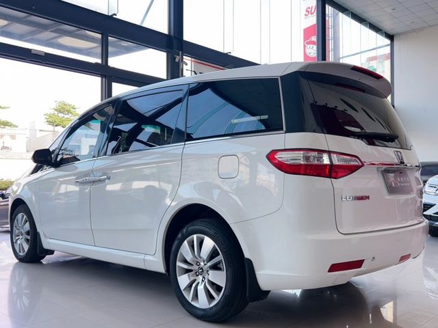 2010 Luxgen 7 MPV 尊爵型 七人座 超低里程僅跑十二萬九 i-Key 環景 雙電動側滑門  第16張相片