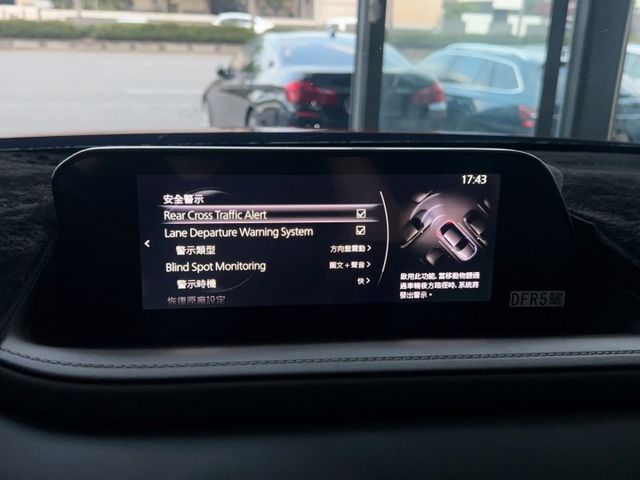 20 年式 Mazda CX-30 2.0旗艦進化型 原廠保養 里程僅跑七萬三 IKEY BOSE音響 電動椅 電動尾門  第12張相片