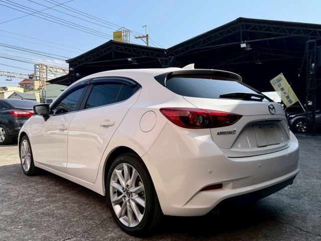 2018 Mazda 3 5D 2.0尊榮安全版 一手車 原廠保養 里程僅跑八萬四 IKEY 盲點 抬顯 車偏  第18張相片