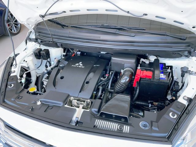 2019 Mitsubishi Colt Plus 尊貴型 認證車 超低里程僅跑四萬四  第4張相片