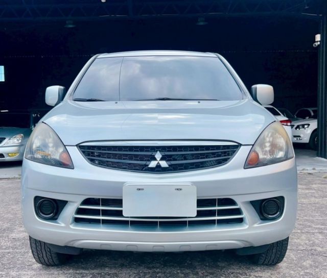 2015 Mitsubishi Zinger 2.4 精緻型 原廠保養 超低里程僅跑二萬三  第2張相片