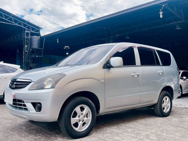 2015 Mitsubishi Zinger 2.4 精緻型 原廠保養 超低里程僅跑二萬三  第3張相片