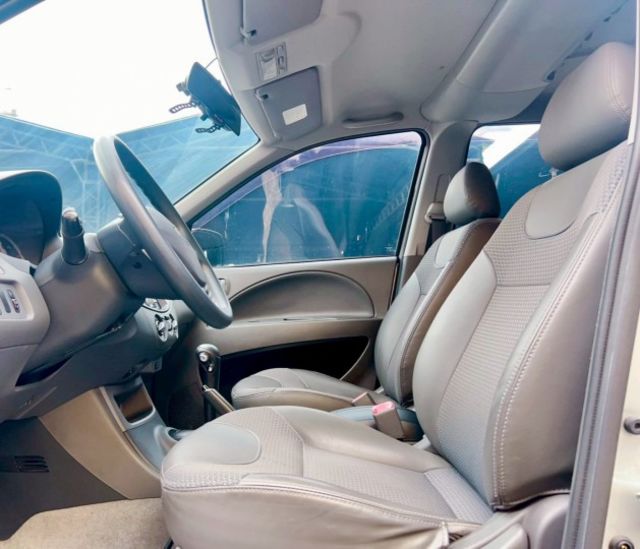 2015 Mitsubishi Zinger 2.4 精緻型 原廠保養 超低里程僅跑二萬三  第5張相片
