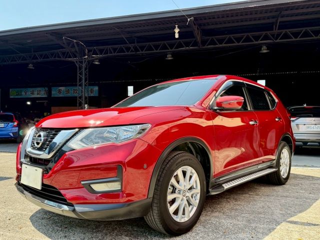 2022 Nissan X-Trail 2.0 里程僅跑六萬八 車側踏板 抬頭顯示器 電子後視鏡整合行車紀錄器  第3張相片