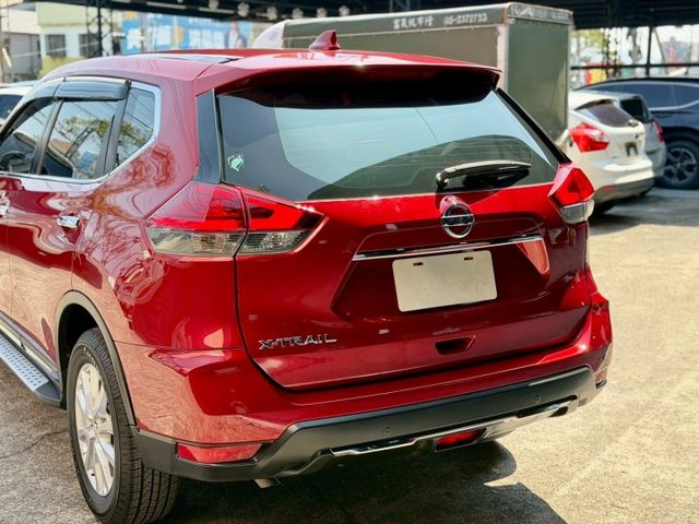 2022 Nissan X-Trail 2.0 里程僅跑六萬八 車側踏板 抬頭顯示器 電子後視鏡整合行車紀錄器  第14張相片