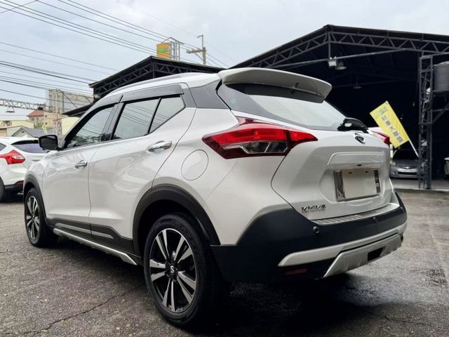 2020 Nissan Kicks 1.5智行旗艦版 超低里程僅跑五萬七  第14張相片