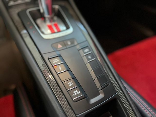 2018 Porsche 小改款 991.2 GT2 RS 總代理 原廠保養 里程僅跑一萬九 全車犀牛皮 FI 排氣管  第14張相片