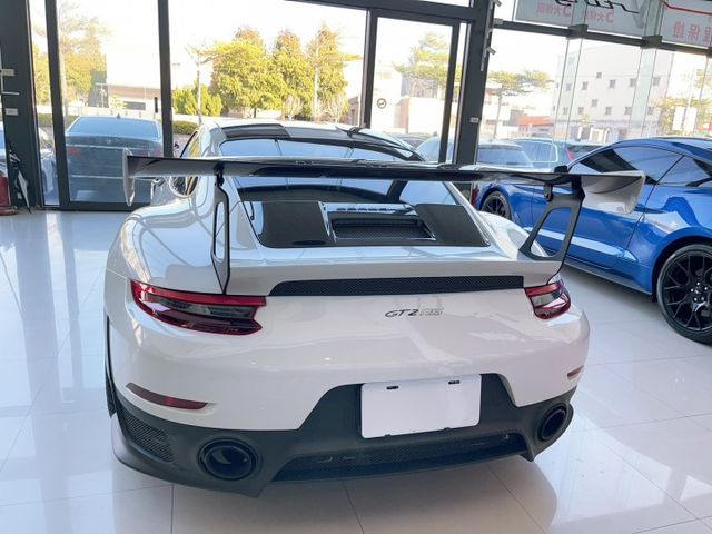 2018 Porsche 小改款 991.2 GT2 RS 總代理 原廠保養 里程僅跑一萬九 全車犀牛皮 FI 排氣管  第18張相片