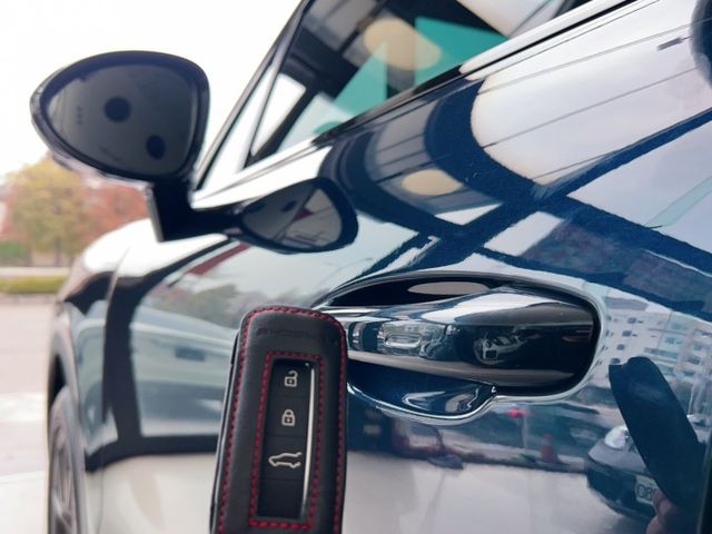 2024 Porsche Cayenne Coupe S 一手車 原廠保養 保固中 里程僅跑三萬九 選配 87.2 萬  第4張相片