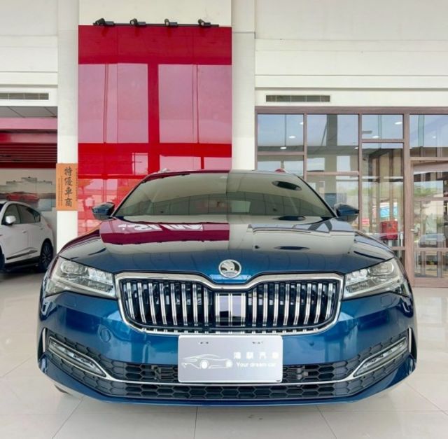 2023 Skoda 小改款 Superb Combi 1.5 TSI菁英版 原廠保養 保固中 超低里程僅跑兩萬一  第2張相片