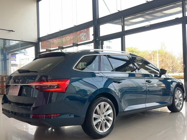 2023 Skoda 小改款 Superb Combi 1.5 TSI菁英版 原廠保養 保固中 超低里程僅跑兩萬一  第20張相片