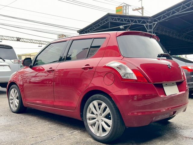 2015/16年式 Suzuki 小改款 Swift 1.2 GLX 里程僅跑七萬六  第12張相片