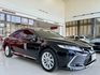 2023 Toyota 小改款 8.5 代 Camry 2.0尊爵版 一手車 原廠保固中 超低里程僅跑三萬七 加裝抬顯  第1張縮圖