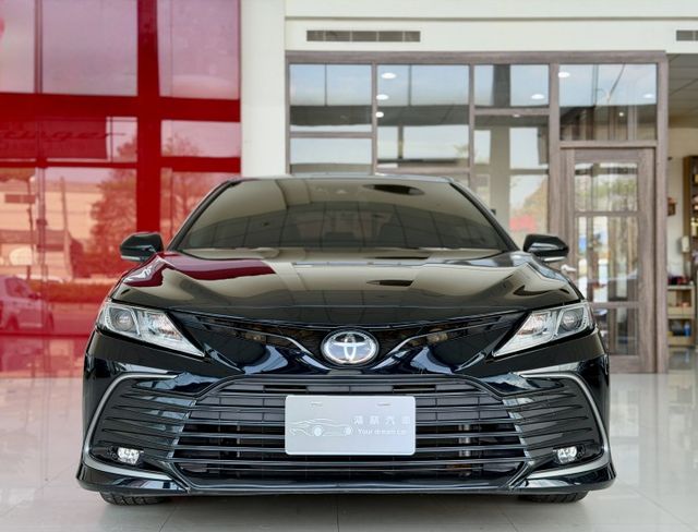 2023 Toyota 小改款 8.5 代 Camry 2.0尊爵版 一手車 原廠保固中 超低里程僅跑三萬七 加裝抬顯  第2張相片