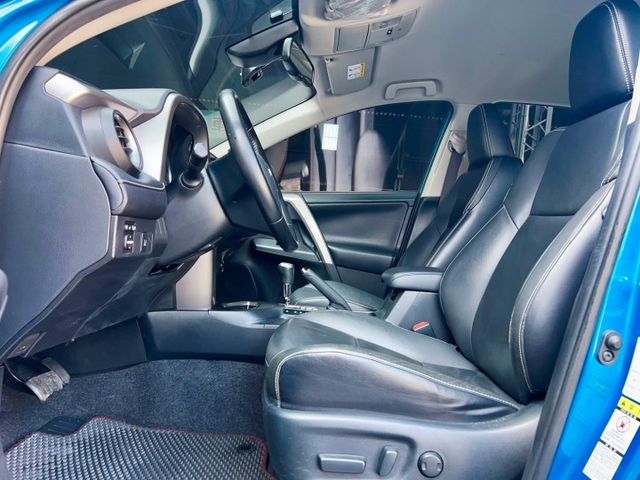 2017/18年式 Toyota RAV4 2.0尊爵 一手車 里程僅跑四萬七 車道偏離 循跡防滑  第9張相片