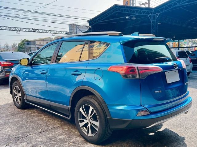 2017/18年式 Toyota RAV4 2.0尊爵 一手車 里程僅跑四萬七 車道偏離 循跡防滑  第19張相片
