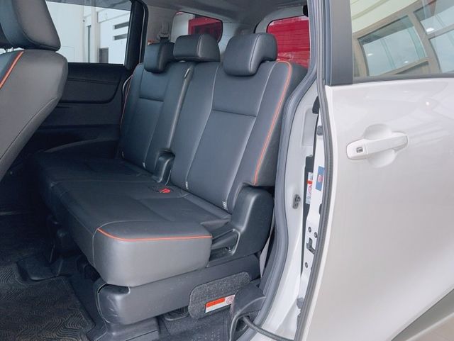 2019 Toyota Sienta 7人座豪華＋ 原廠保養 IKEY 盲點 超低里程僅跑一萬九  第14張相片