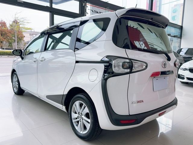 2019 Toyota Sienta 7人座豪華＋ 原廠保養 IKEY 盲點 超低里程僅跑一萬九  第16張相片
