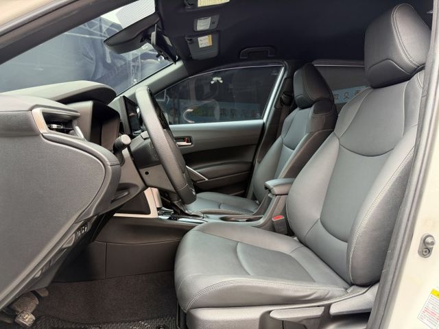 2021 Toyota Corolla Cross 1.8豪華版 一手車 里程十一萬  第6張相片
