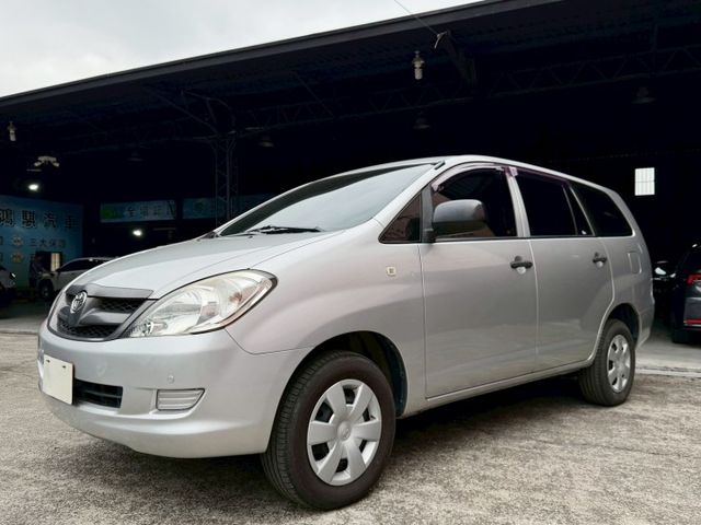 2016 Toyota Innova 2.0 E 影音版 末代 一手車 超低里程僅跑九萬六  第3張相片
