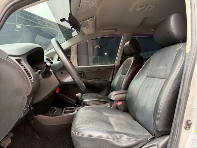 2016 Toyota Innova 2.0 E 影音版 末代 一手車 超低里程僅跑九萬六  第5張相片