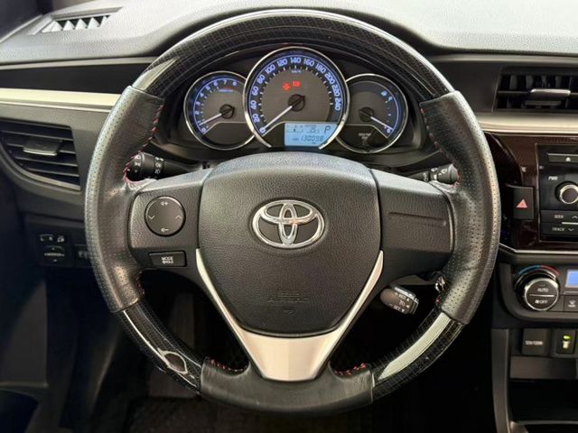 2015 Toyota Corolla Altis 1.8經典版 里程僅跑十三萬  第5張相片