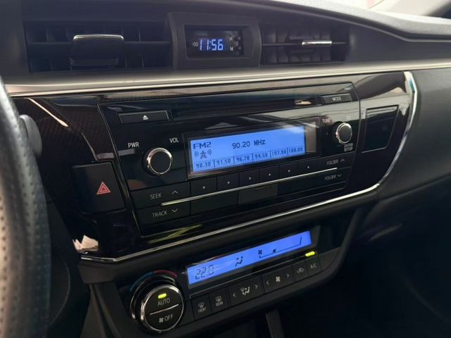 2015 Toyota Corolla Altis 1.8經典版 里程僅跑十三萬  第6張相片