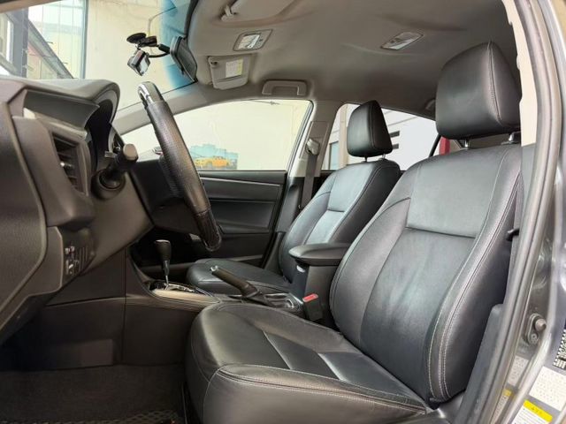 2015 Toyota Corolla Altis 1.8經典版 里程僅跑十三萬  第8張相片