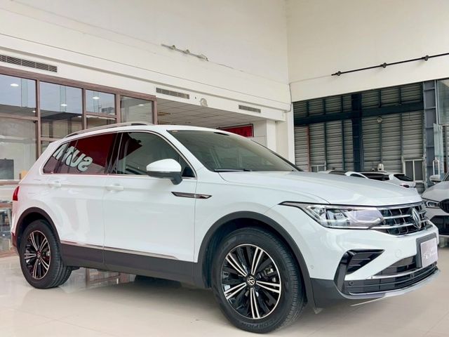 2024 VW Tiguan 280 TSI Elegance Premium 一手車 原廠保養 保固中 里程僅一萬四  第1張相片