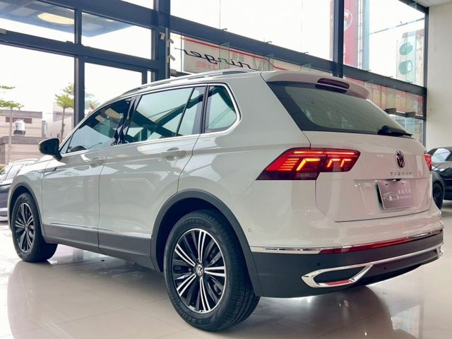 2024 VW Tiguan 280 TSI Elegance Premium 一手車 原廠保養 保固中 里程僅一萬四  第19張相片