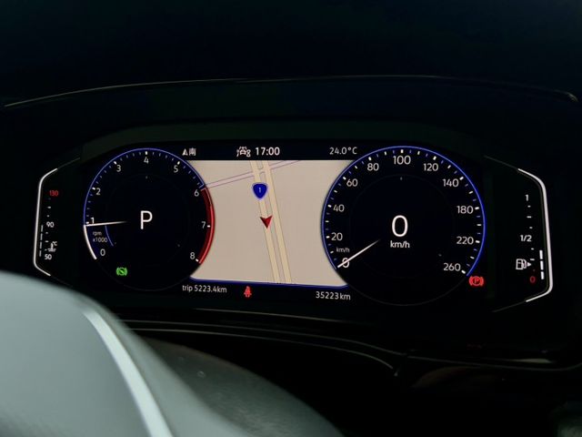 2022/23年式 VW Touran 280 TSI Style R-Line 原廠保固中 原廠保養 里程僅跑三萬五  第4張相片