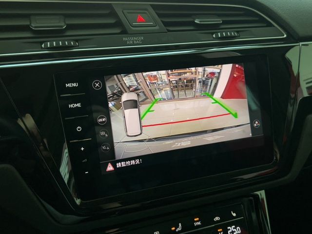 2022/23年式 VW Touran 280 TSI Style R-Line 原廠保固中 原廠保養 里程僅跑三萬五  第6張相片