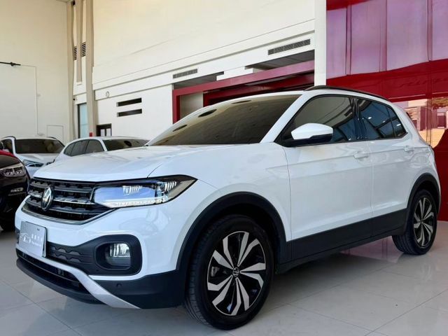 2022/23 VW T-Cross 230 TSI Tech 總代理  一手車 原廠保養 里程僅跑四萬七 原廠保固中  第2張相片