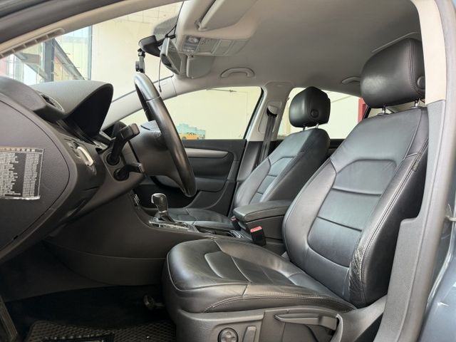 2011 Volkswagen Passat Sedan 1.8 TSI CL 一手車 全原廠保養 里程僅跑九萬八  第6張相片