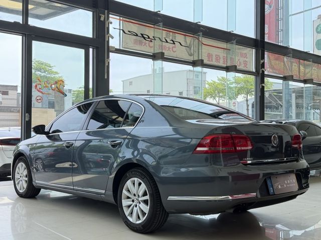 2011 Volkswagen Passat Sedan 1.8 TSI CL 一手車 全原廠保養 里程僅跑九萬八  第15張相片