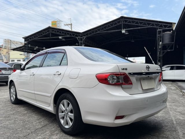 2012 Toyota Corolla Altis 1.8 E 影音版 一手車 超低里程僅跑八萬七  第13張相片