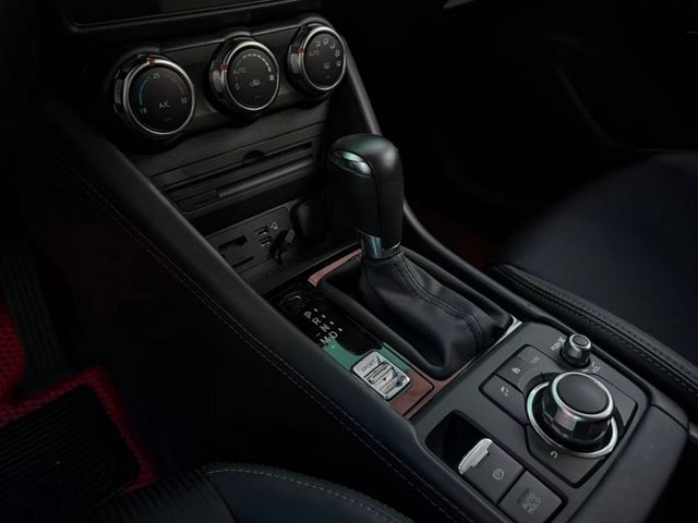 2019 Mazda CX-3 2.0 SKY-G旗艦型 原廠保養 里程僅跑八萬三  第15張相片