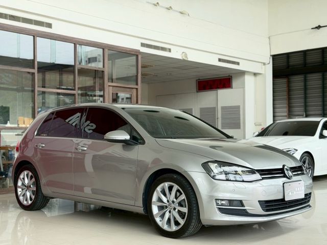 2016 / 17 年式 Volkswagen Golf 280 TSI Highline 超低里程僅跑十萬 多樣改裝  第1張相片