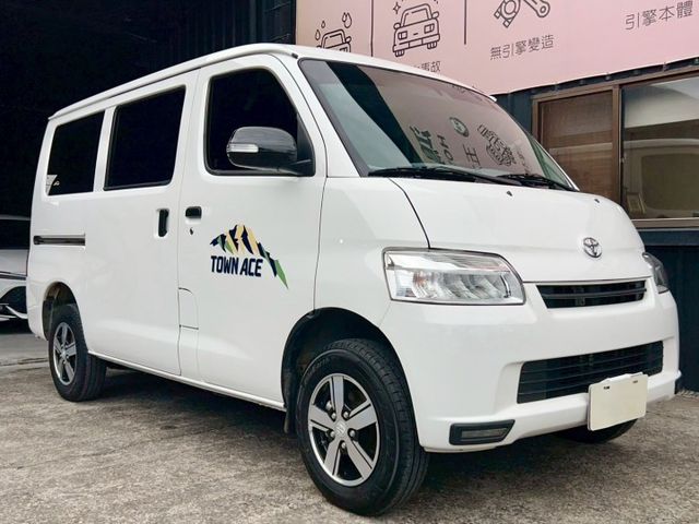 2024 Toyota Town Ace TSS 一手車 原廠保養 原廠保固中 里程僅跑四萬四  第1張相片