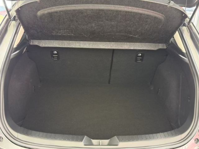 2018 Mazda 3 5D 2.0尊榮安全版  一手車 原廠保養 里程僅跑七萬六  第18張相片