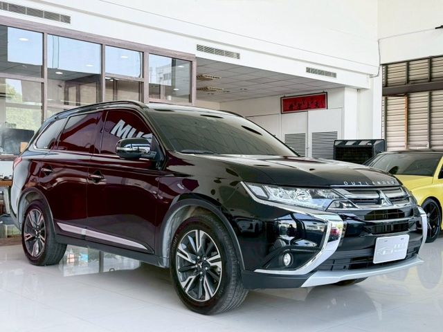 2022 Mitsubishi Outlander S-AWC旗艦型  一手車 原廠保養 原廠保固中 超低里程僅跑六萬三  第1張相片
