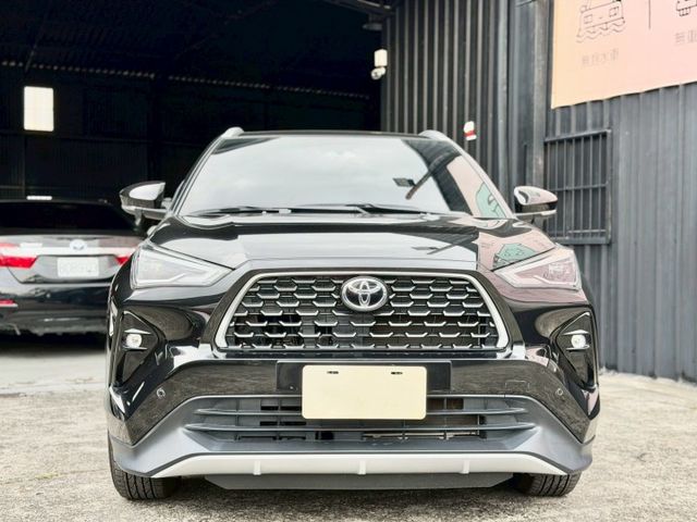 2024 Toyota Yaris Cross 1.5潮玩影音版 一手車 原廠保養 原廠保固中 超低里程僅跑兩萬四  第2張相片