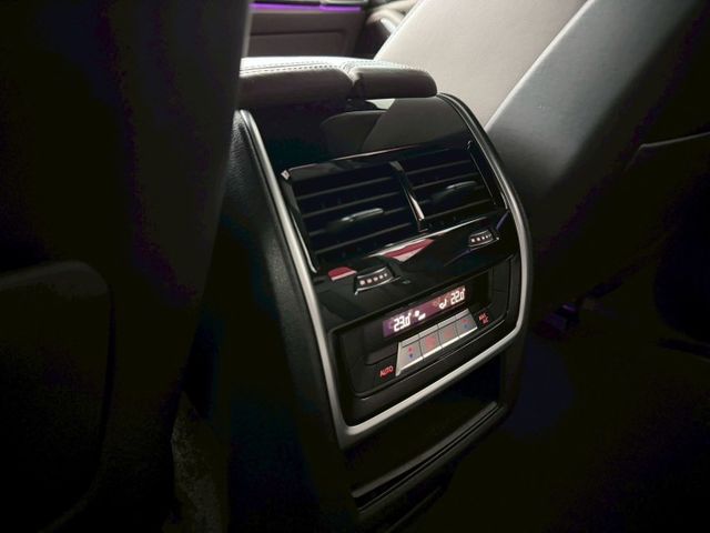 扣牌半年 2022 BMW X5 M 總代理 原廠保養 超低里程僅跑五萬二  第17張相片