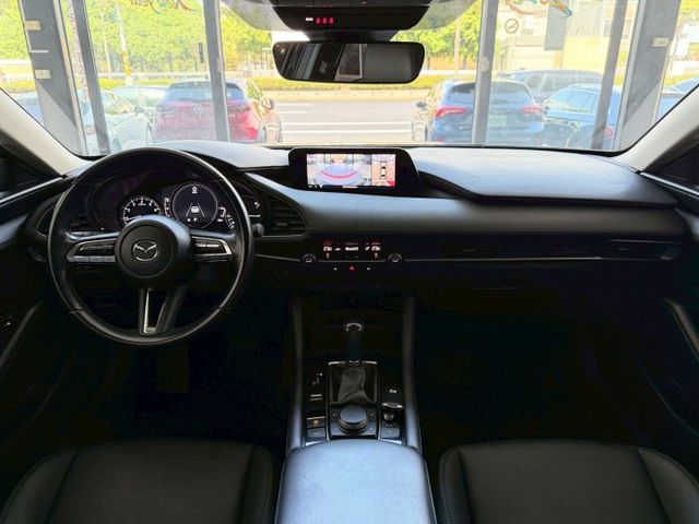 2023 Mazda 3 4D 20S Premium 一手車 原廠保養 超低里程僅跑五萬三  第15張相片
