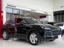 2018/19 Porsche Cayenne  總代理 原廠保養 里程僅跑三萬九 選配29萬  第1張縮圖