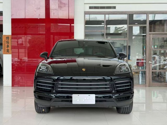 2018/19 Porsche Cayenne  總代理 原廠保養 里程僅跑三萬九 選配29萬  第2張相片