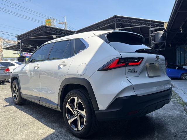 2023 Toyota Yaris Cross 1.5酷動版 一手車 原廠保養 原廠保固中 超低里程僅跑兩萬一  第15張相片